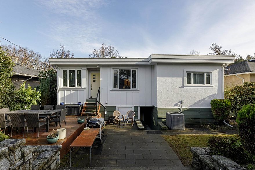 5935 Prince Albert Street