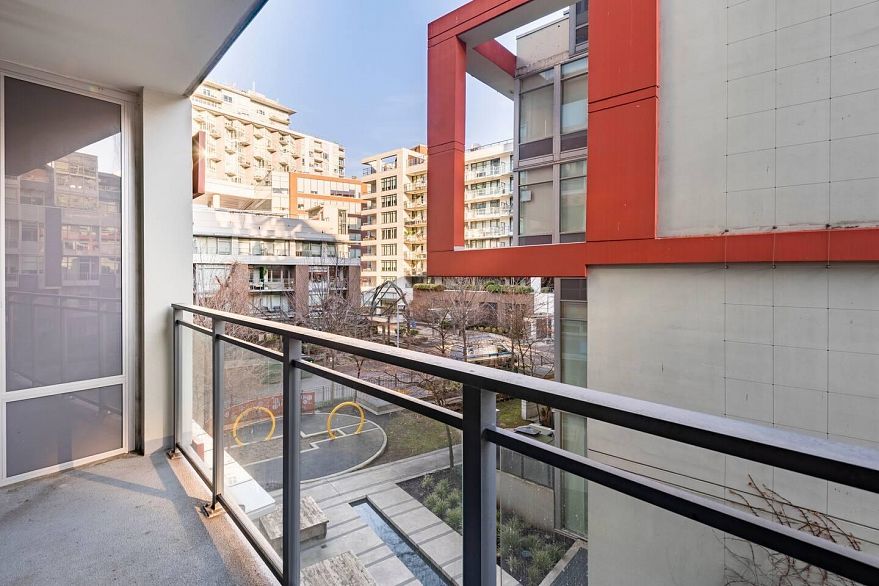 303 111 E 1st Avenue