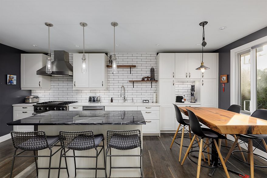 5935 Prince Albert Street