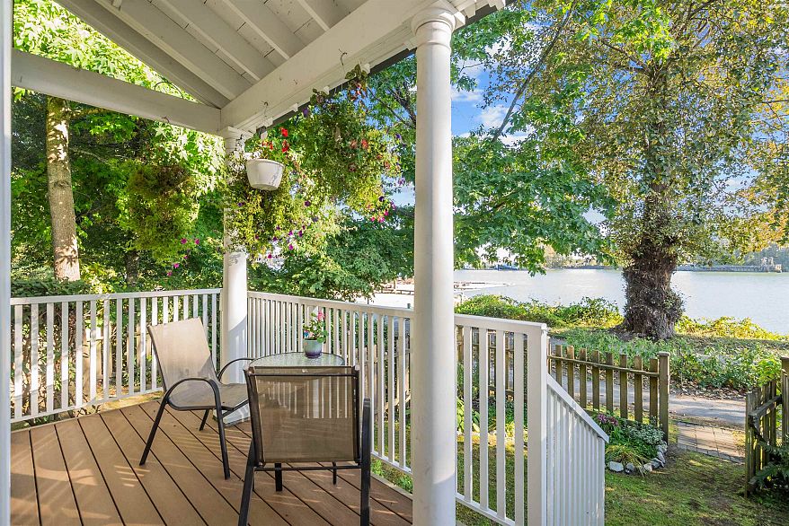 1 8581 Jellicoe Street