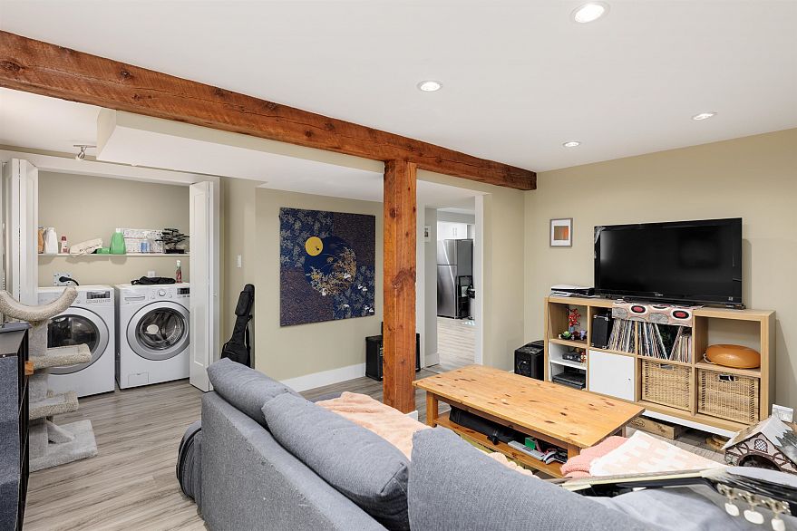 5935 Prince Albert Street