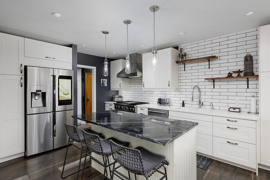 5935 Prince Albert Street