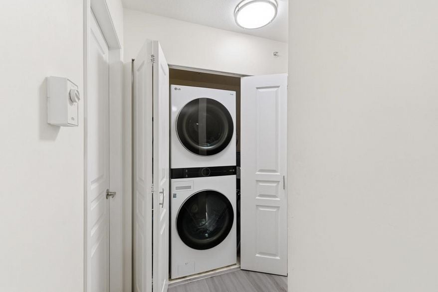 20 3428 Adanac Street