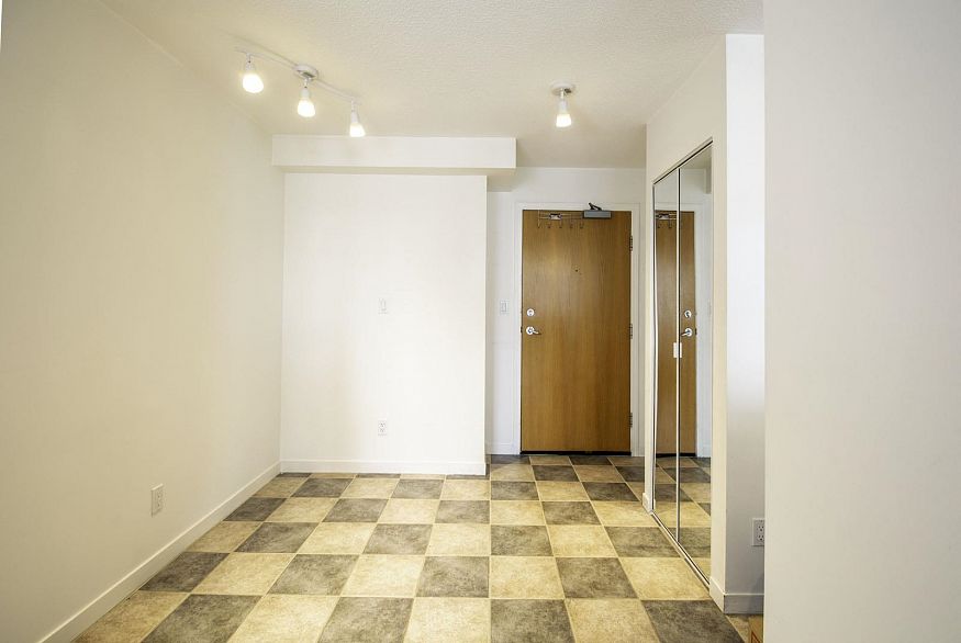 2510 63 Keefer Place