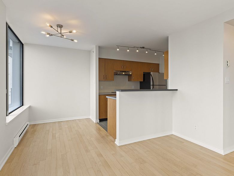 701 1295 Richards Street