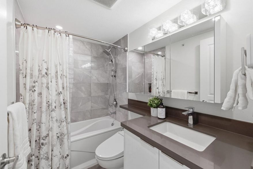 20 3428 Adanac Street