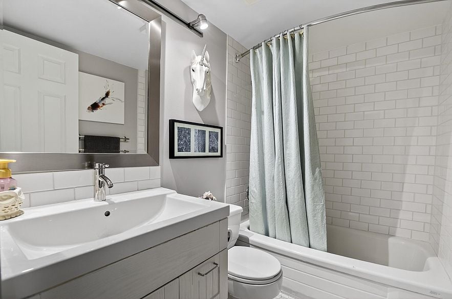 803 1833 Frances Street