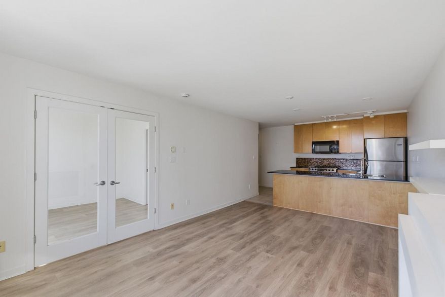 1205 989 Beatty Street