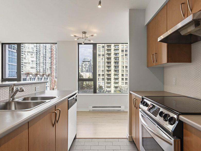 701 1295 Richards Street