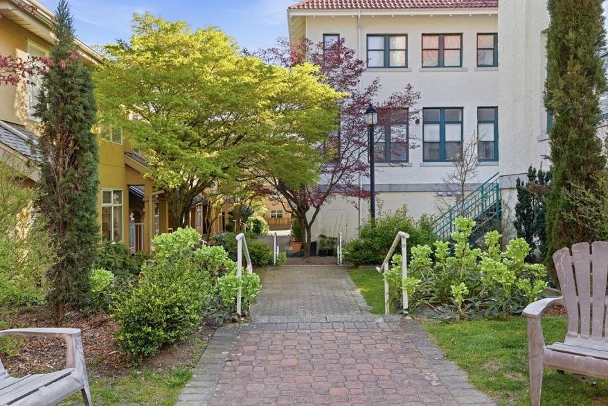 20 3428 Adanac Street