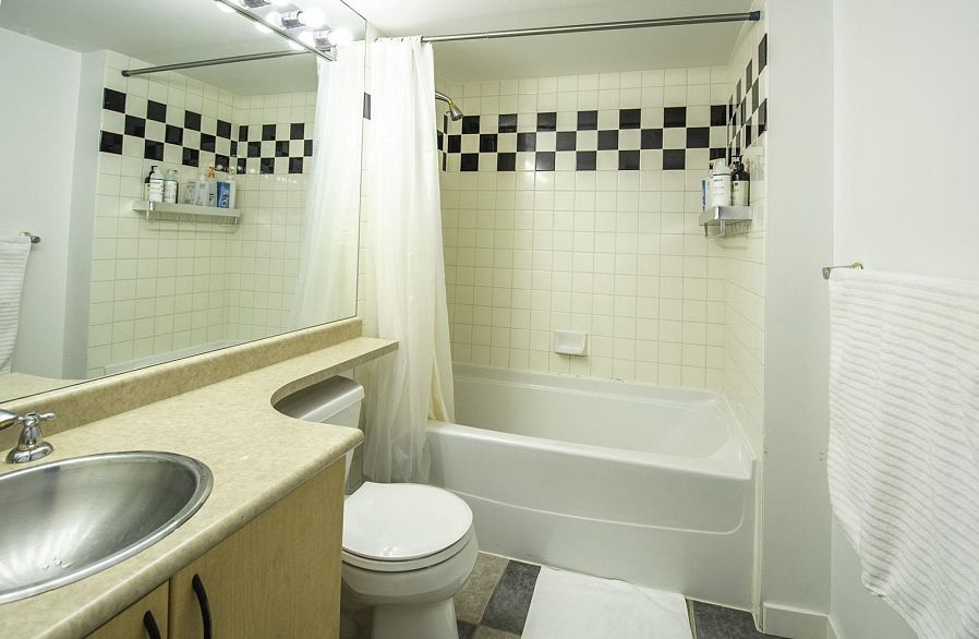 2510 63 Keefer Place