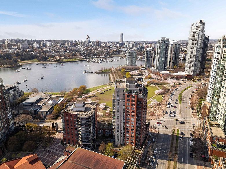 11D 199 Drake Street