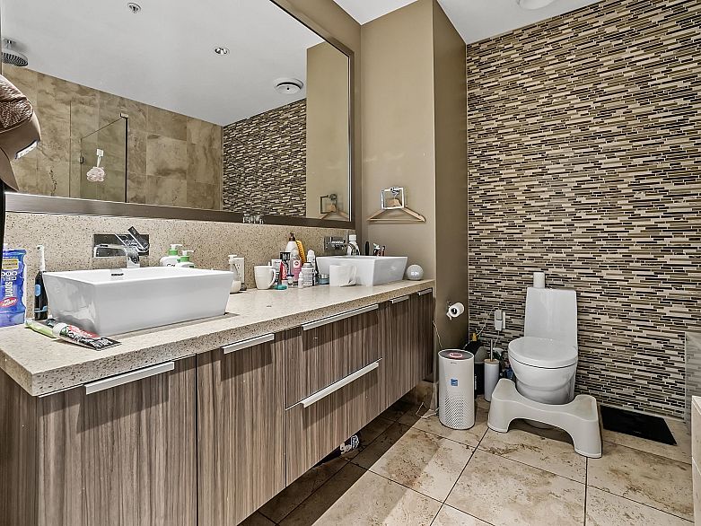 610 123 W 1st Avenue