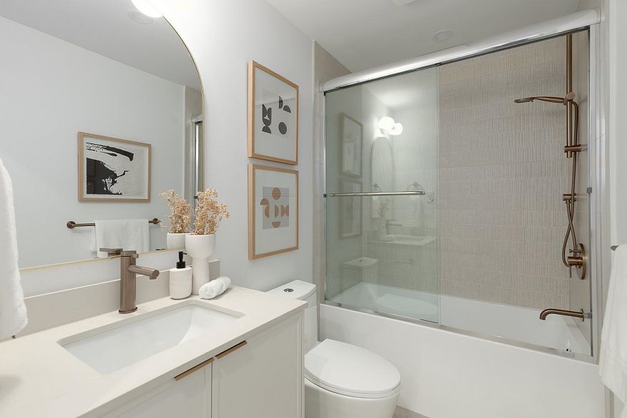 203 2329 E 34th Avenue