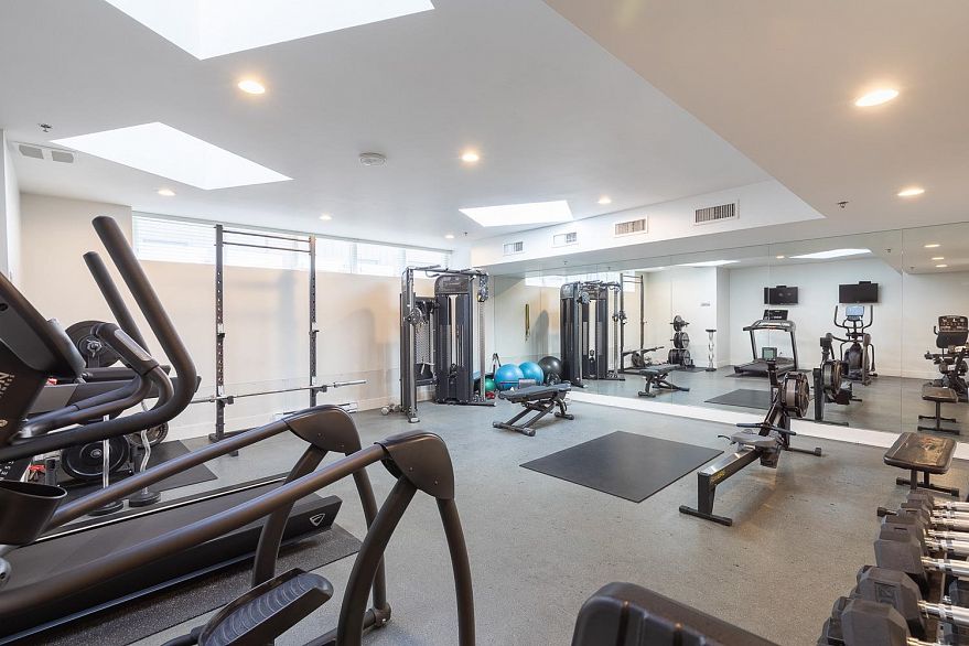 906 2788 Prince Edward Street