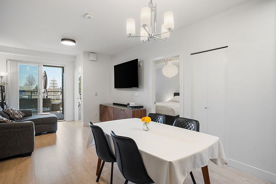 205 2889 E 1st Avenue