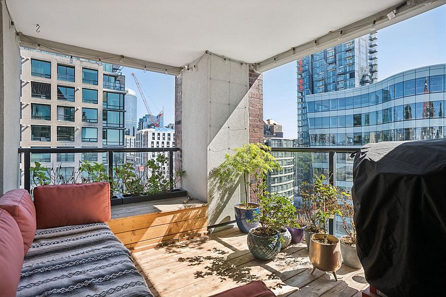 1604 1010 Burnaby Street