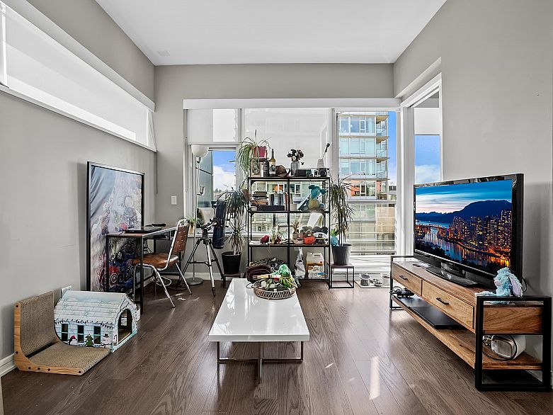 610 123 W 1st Avenue