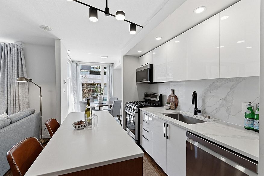 312 328 E 11th Avenue