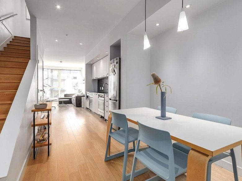 312 557 E Cordova Street