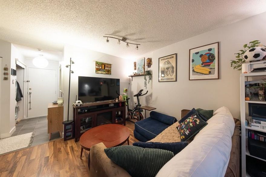 209 1345 Comox Street