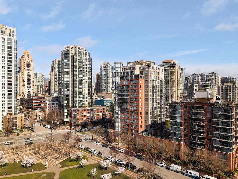 11D 199 Drake Street