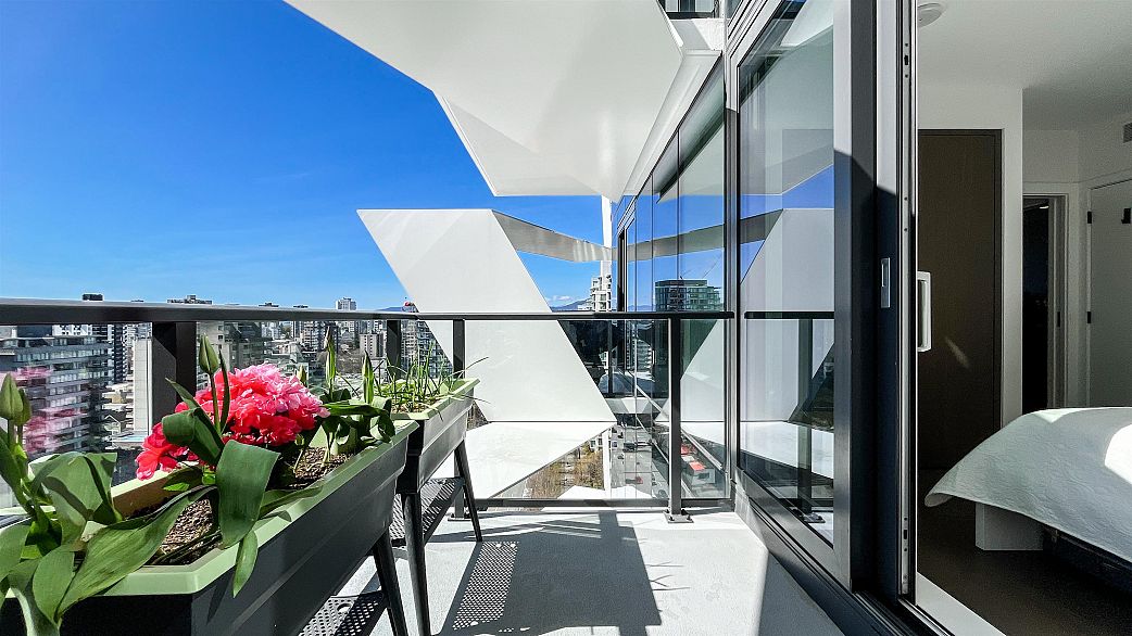 1705 620 Cardero Street