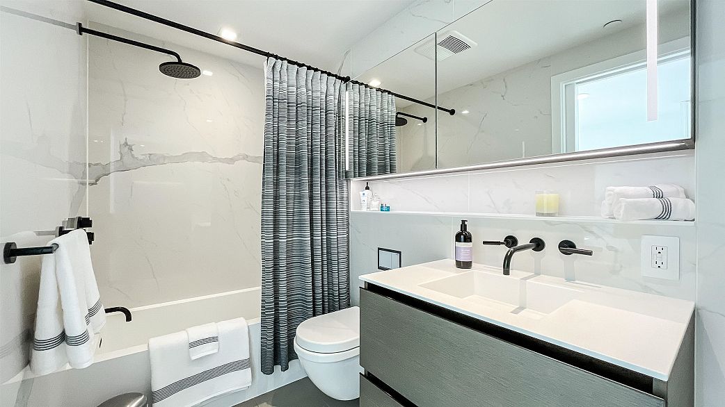 1705 620 Cardero Street