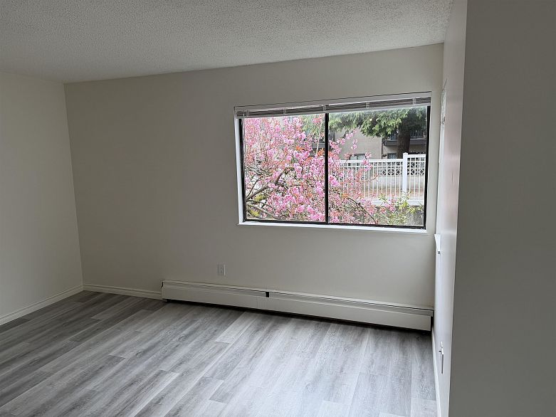 215 830 E 7th Avenue