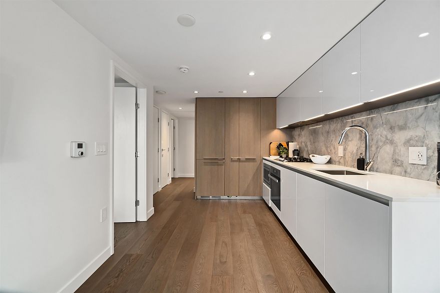 1305 1111 Richards Street