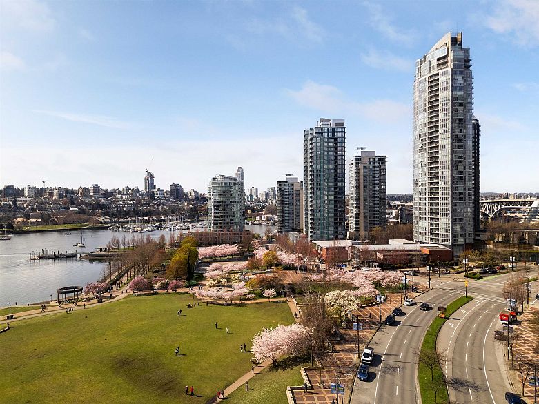 11D 199 Drake Street