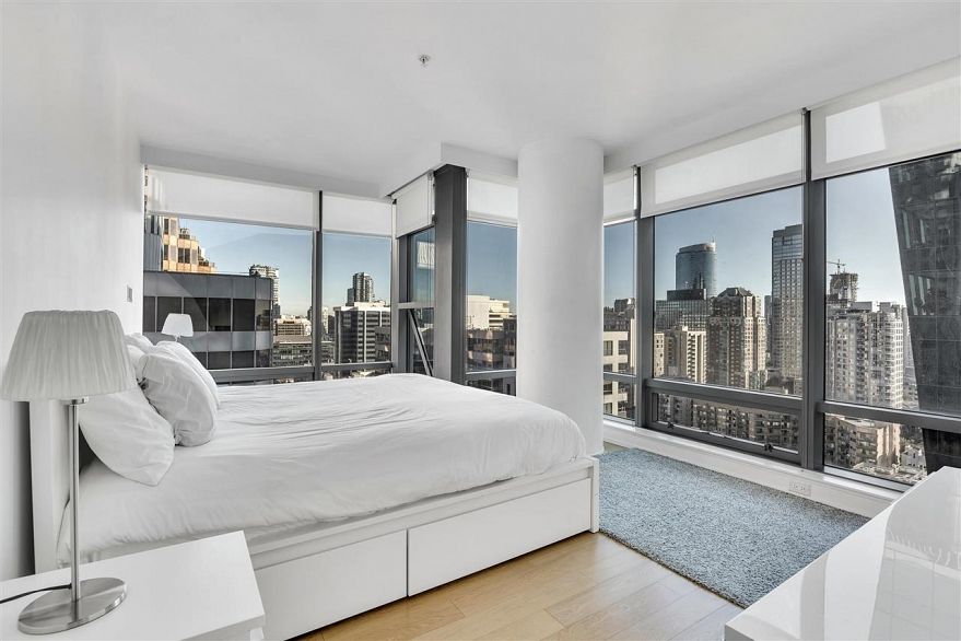 2208 1111 Alberni Street