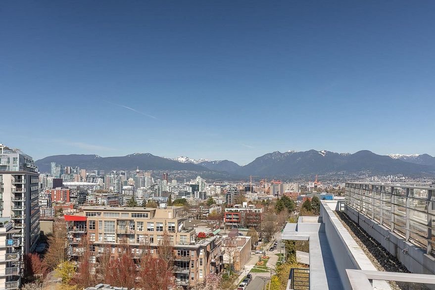 906 2788 Prince Edward Street