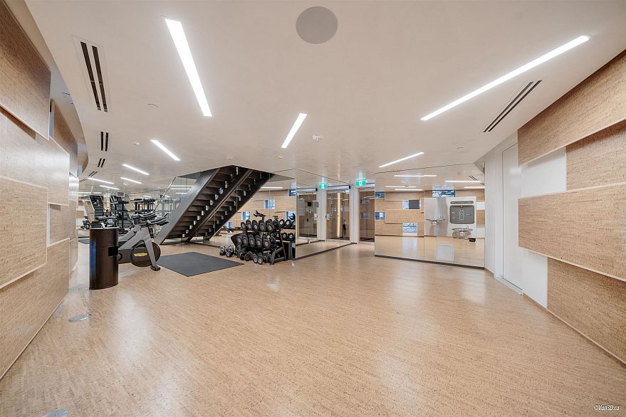 1605 1568 Alberni Street