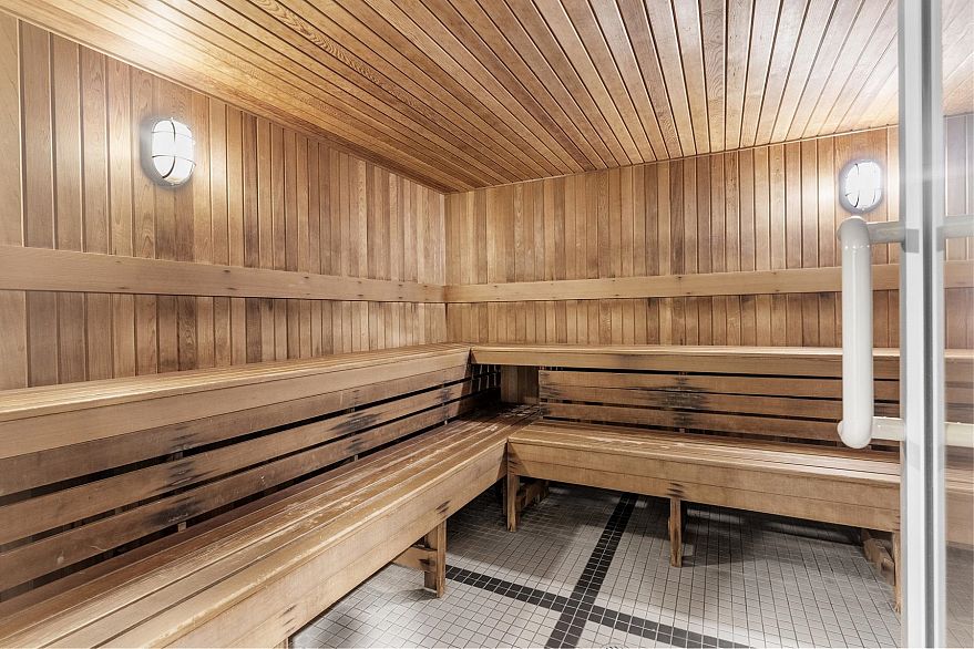 2210 233 Robson Street