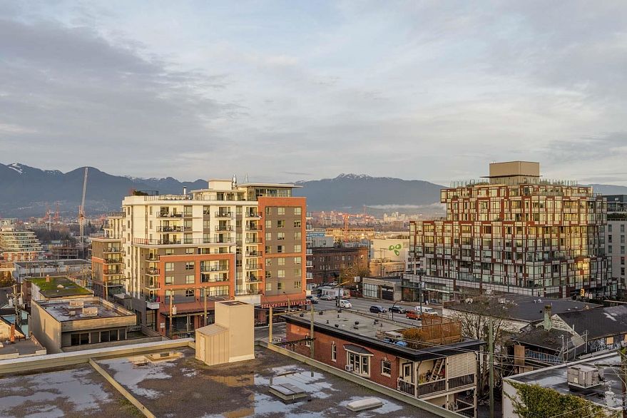 601 133 E 8th Avenue