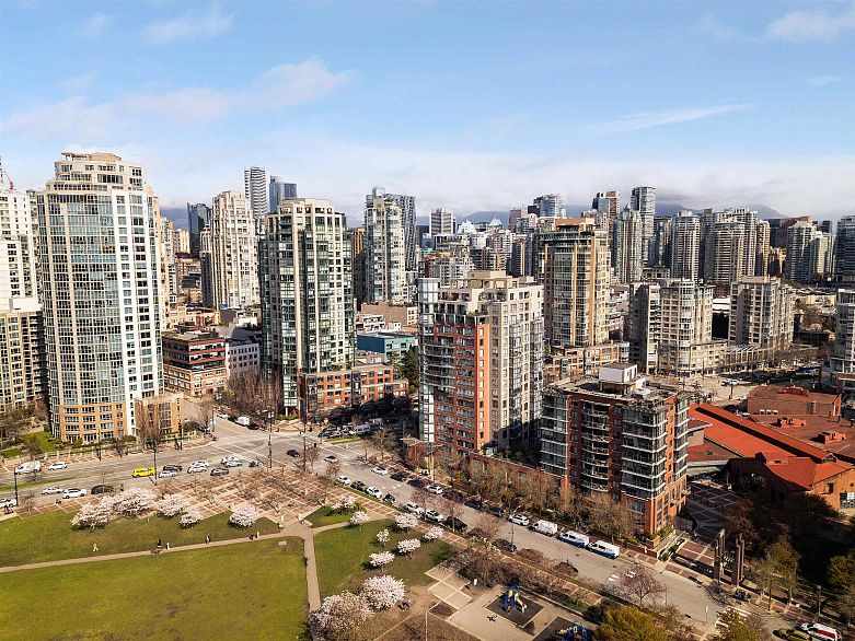 11D 199 Drake Street