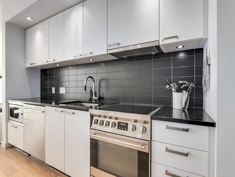 312 557 E Cordova Street