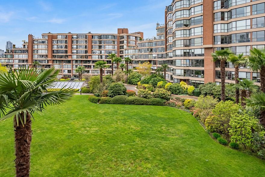 308 1450 Pennyfarthing Drive