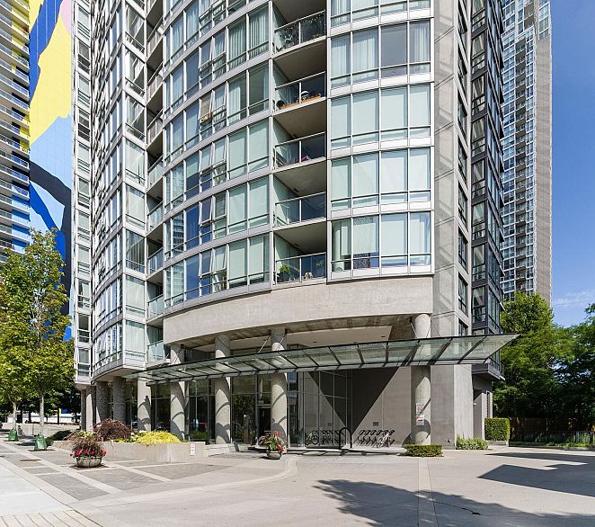 205 1438 Richards Street