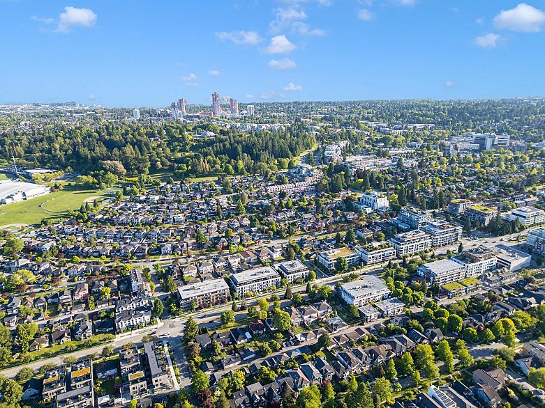 275 W King Edward Avenue