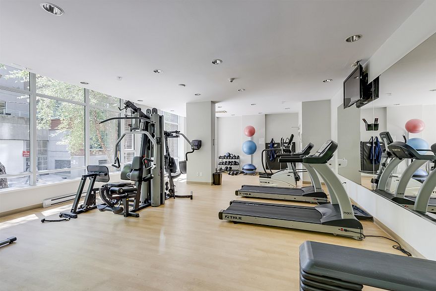 807 1088 Richards Street