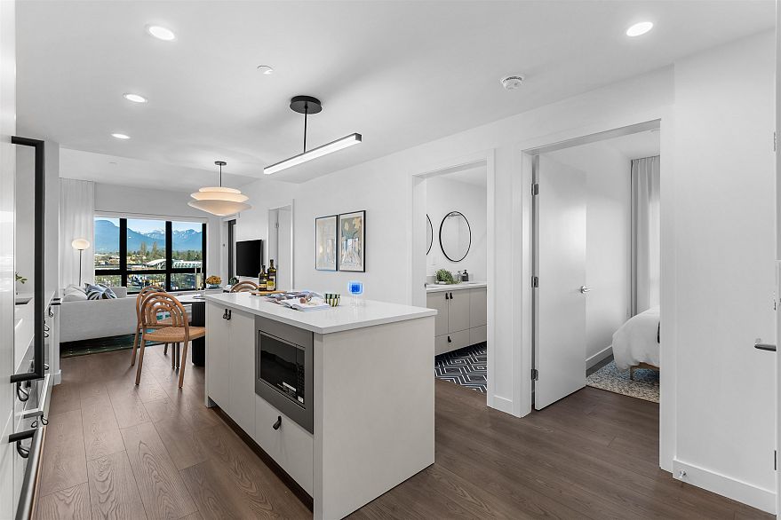 205 1680 E 12th Avenue