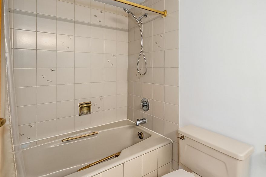 308 1450 Pennyfarthing Drive