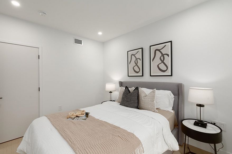 203 2329 E 34th Avenue