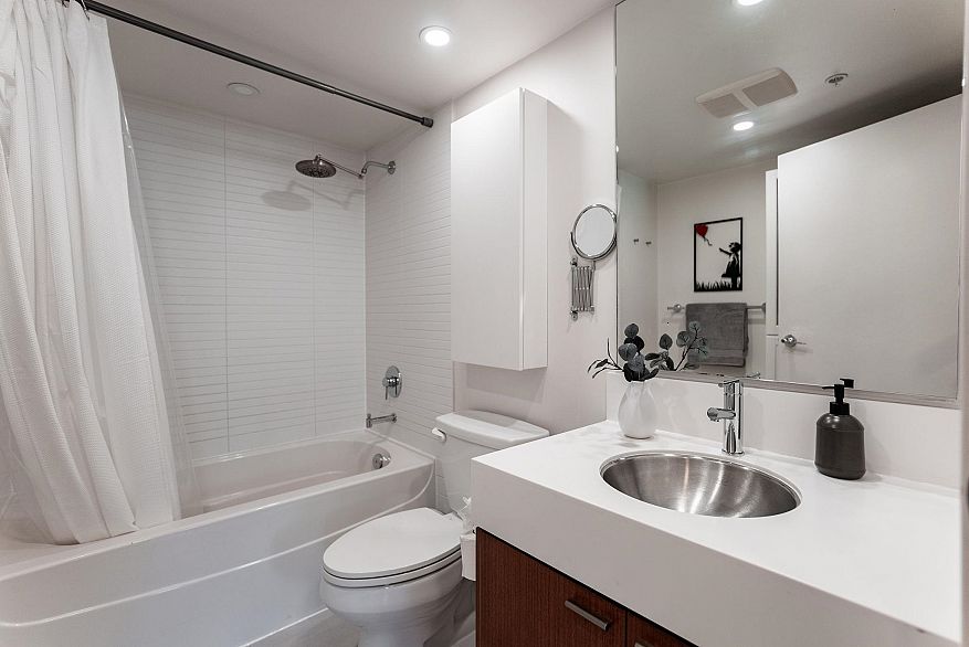 312 328 E 11th Avenue