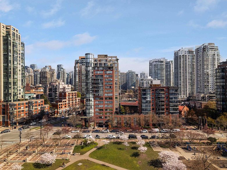 11D 199 Drake Street