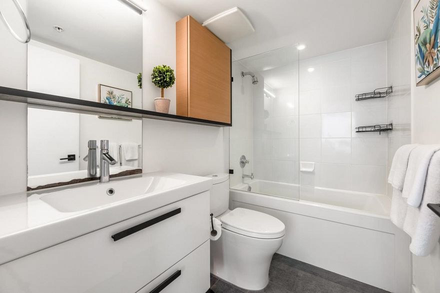 309 1255 Seymour Street