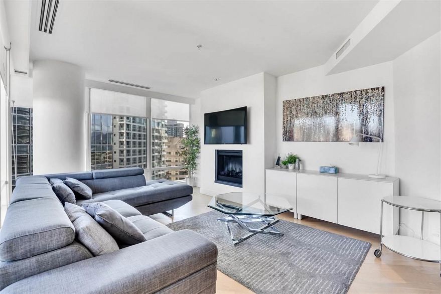 2208 1111 Alberni Street