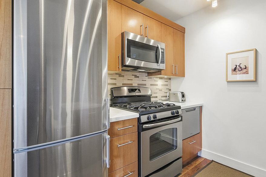 512 1216 Homer Street